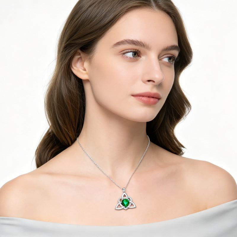 💎 50% RABATT! ⏳ Halsband med hjärtformad hänge i keltisk knutstil – Intrikat design, tidlös symbolik & perfekt som en meningsfull gåva för nära och kära ❤️