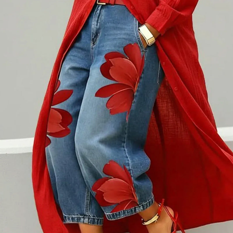 Dam jeans med blomapplikation – vida ben, mjuk denim & unik konstnärlig design 🌸👖✨