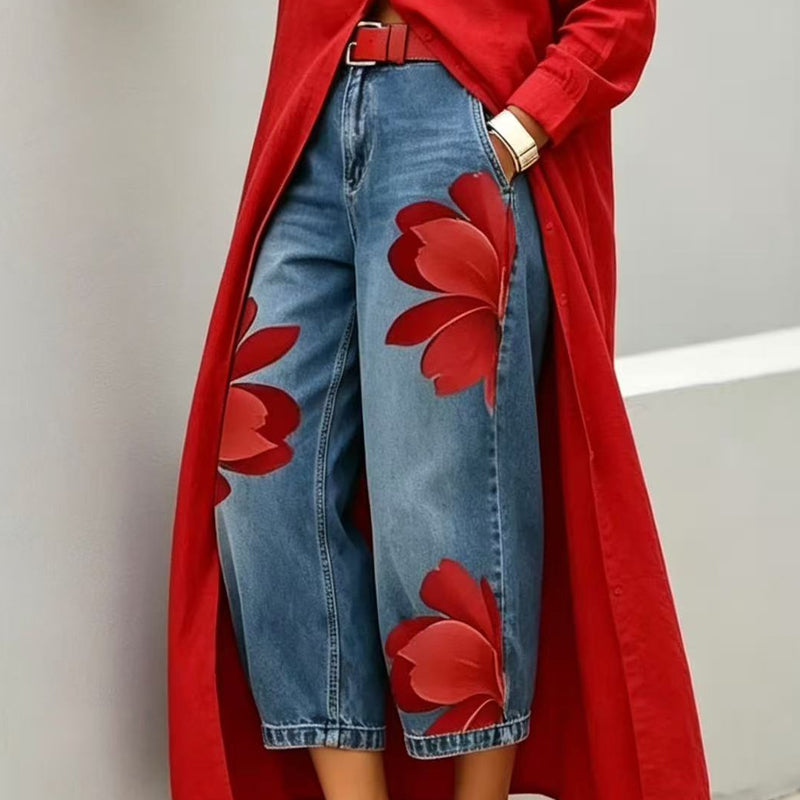 Dam jeans med blomapplikation – vida ben, mjuk denim & unik konstnärlig design 🌸👖✨