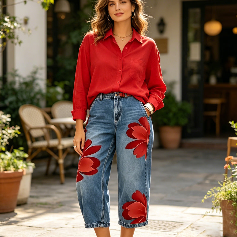 Dam jeans med blomapplikation – vida ben, mjuk denim & unik konstnärlig design 🌸👖✨