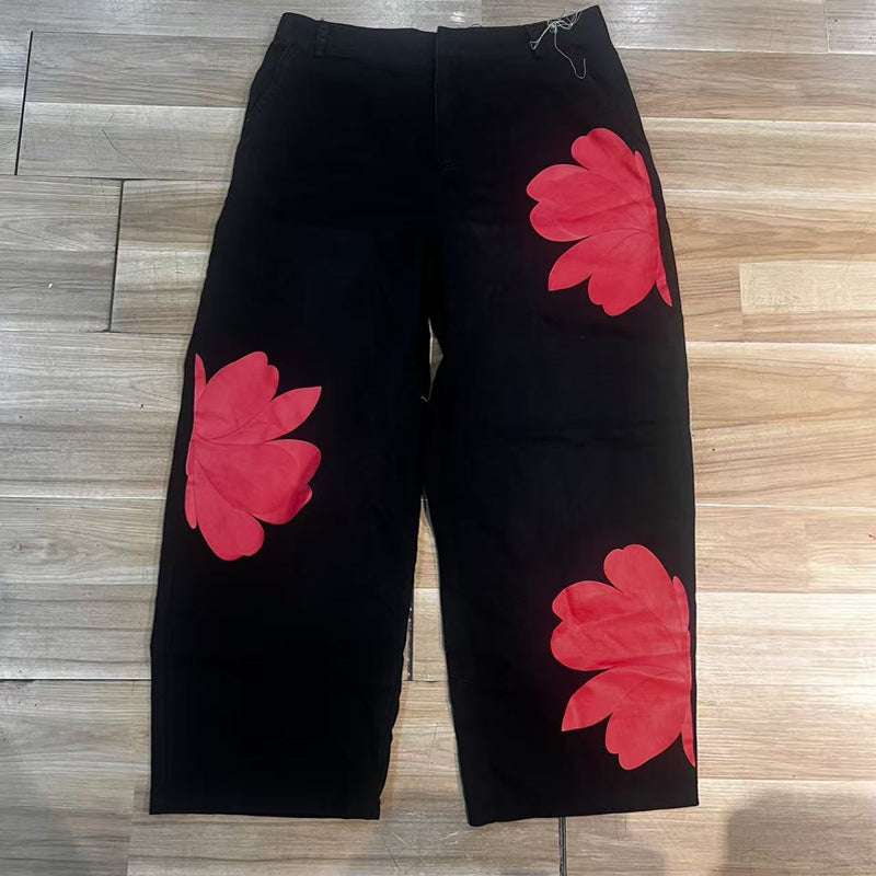 Dam jeans med blomapplikation – vida ben, mjuk denim & unik konstnärlig design 🌸👖✨