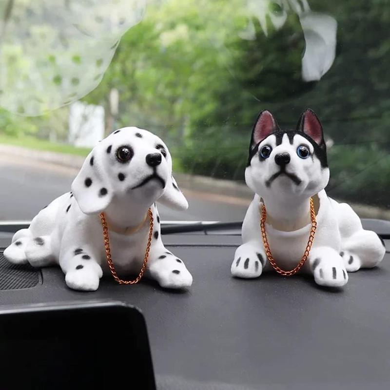 🐶 Söt hund-bobblehead – nickar vid varje kurva – 10 raser, mjuk plysch, guldkedja – sprider glädje under varje bilresa 🚗