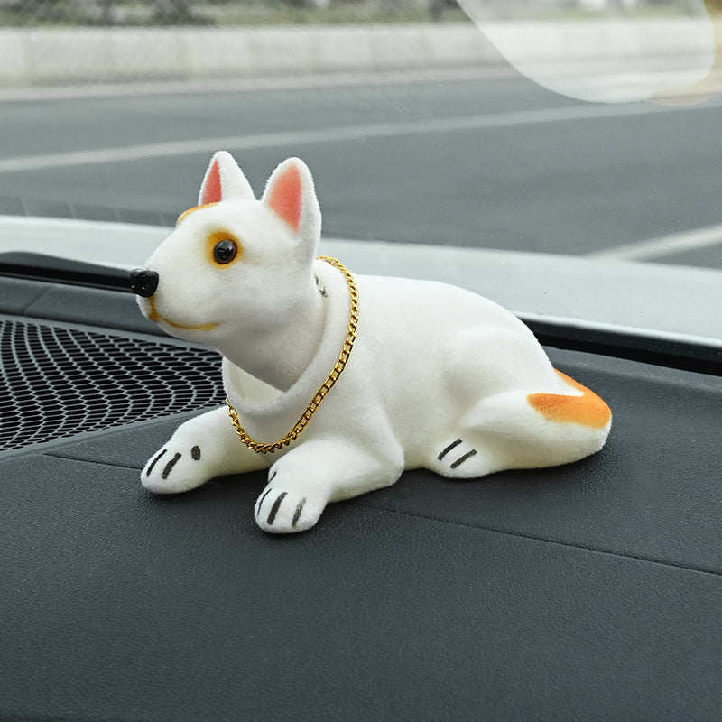 🐶 Söt hund-bobblehead – nickar vid varje kurva – 10 raser, mjuk plysch, guldkedja – sprider glädje under varje bilresa 🚗